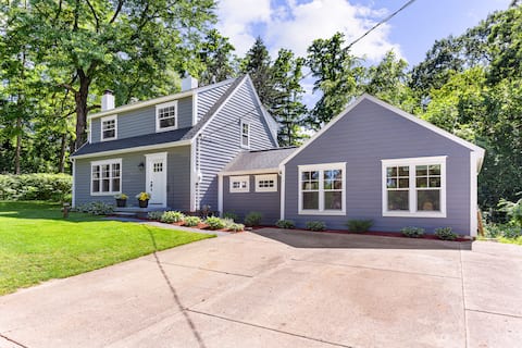 Renovated modern farmhouse, with cozy treehouse.