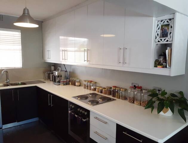 Tranquility in the city gallery image 2