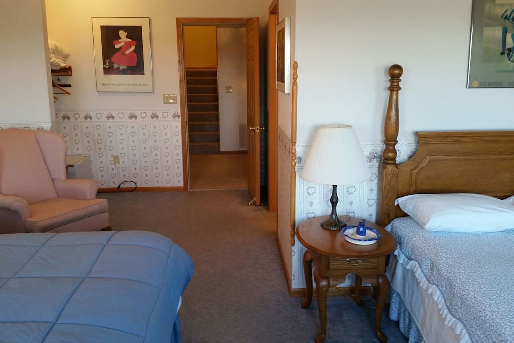 King and Queen bed-Room 1
