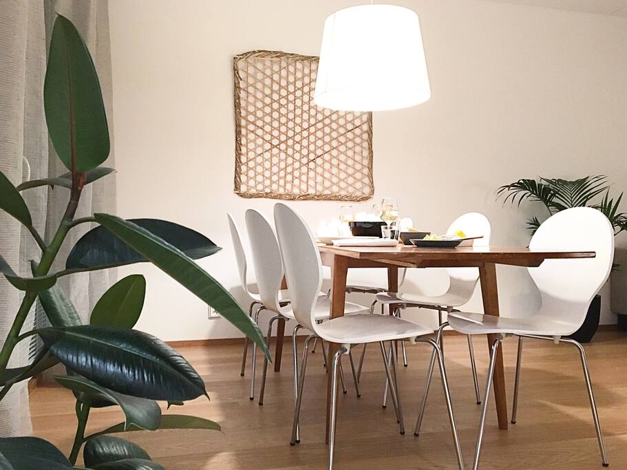 Spacious living room - dining area