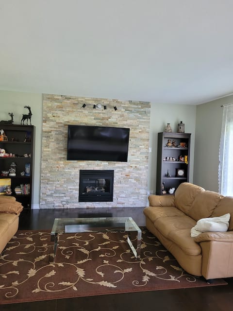 Top Airbnb: Beautiful home located in Gatineau (CITQ 310125) in Gatineau