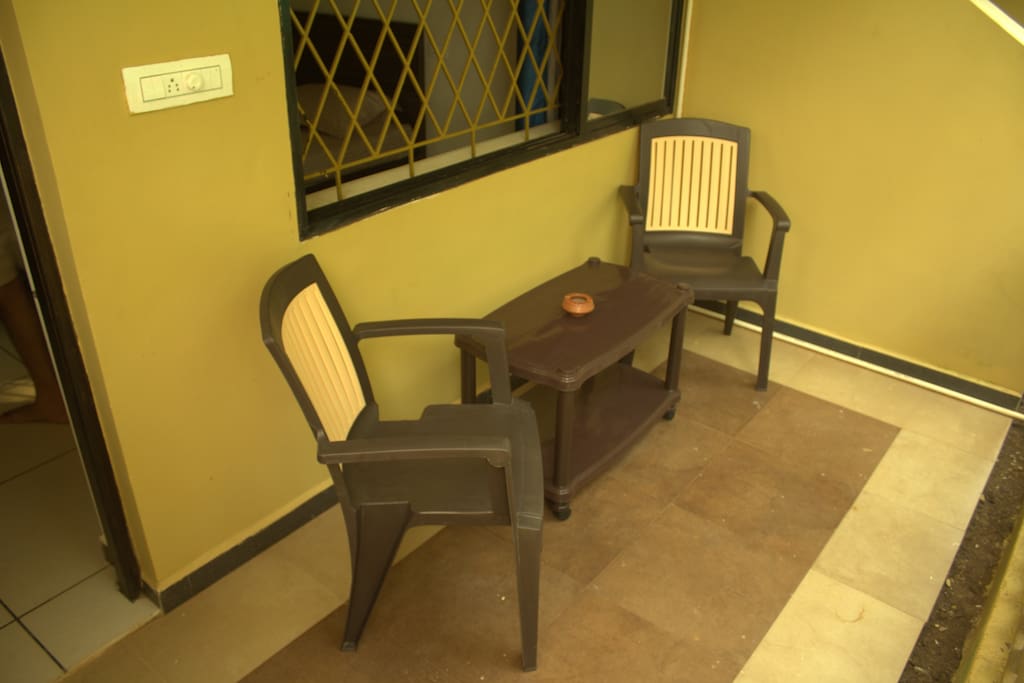 Balcony / smoking area