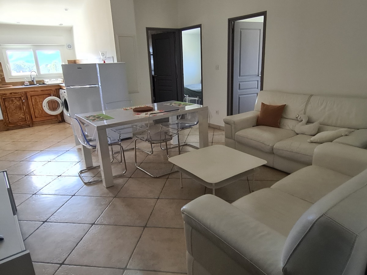 Top Airbnb: Comfortable apartment, mountain, river and beach a Ghisonaccia