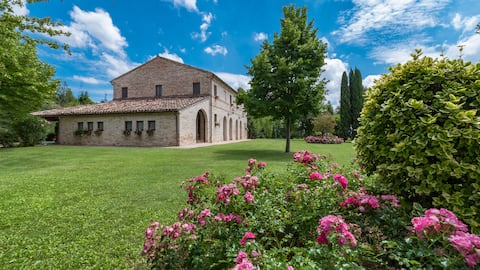 Villa Ambrah 12+1, Emma Villas