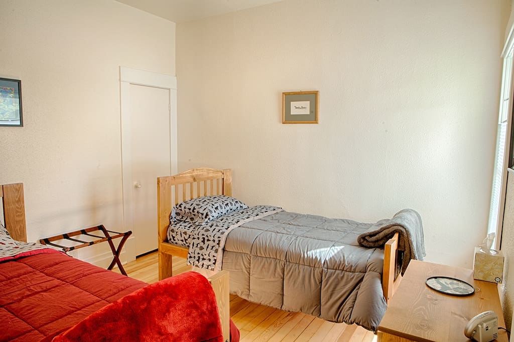 Twin Bedroom