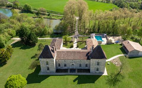 Château Secretary - Fully Renovated