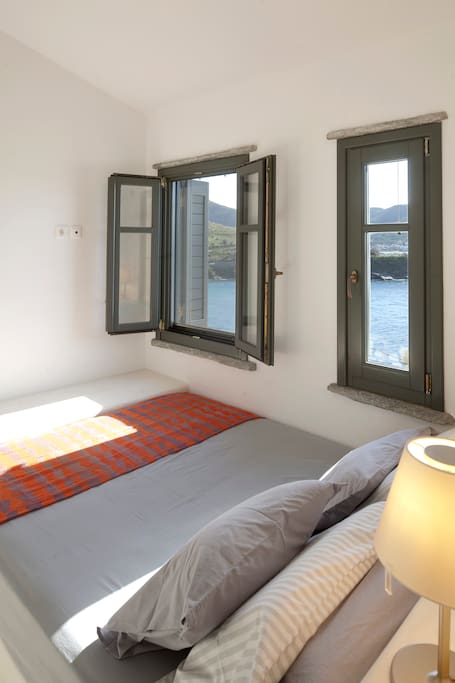 Bedroom with amazing seaview from the bed