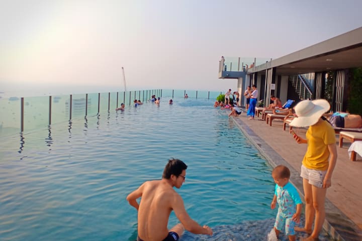 The Base inn Pattaya