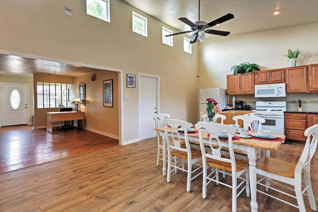 With 1,700 square feet of well-appointed living space, the property comfortably accommodates up to 6 guests.