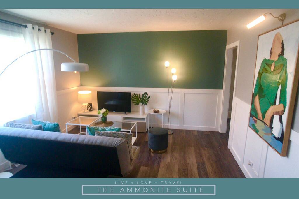 Laure
"Highly recommend !! My partner and I had a stellar experience and will be back next time we’re in Calgary!"