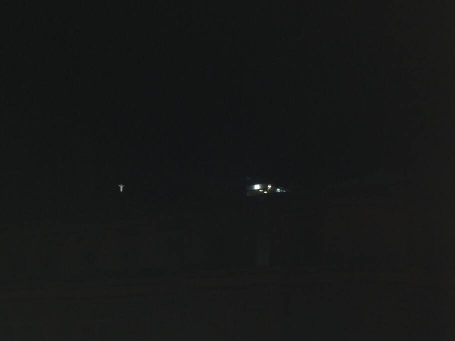 E dormir com um ponto de luz que é nada mais nada menos que o Cristo Redentor?