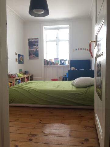 Lovely apartment at trendy Vesterbro gallery image 4