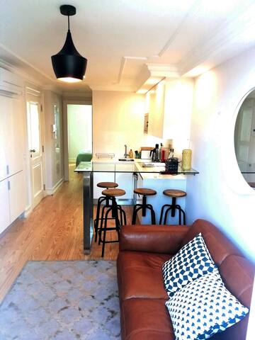 Augusta 229-5E-City Center Apt- Balcony & Elevator gallery image 2