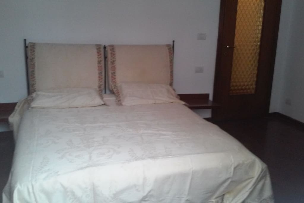 Bedroom 1 - double bed