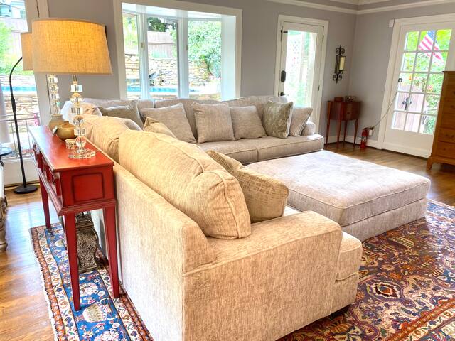 Green Hills Executive Home w/ pool, long term gallery image 5