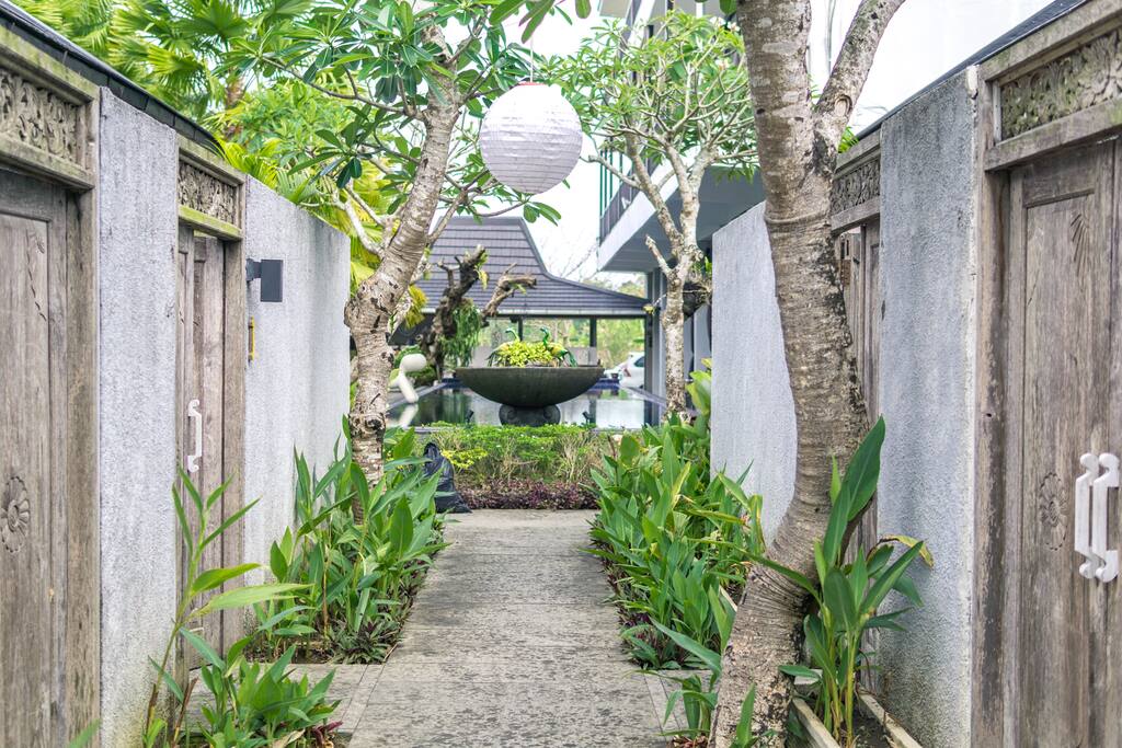 Blissful alley connecting your comfy bungalow with the common space