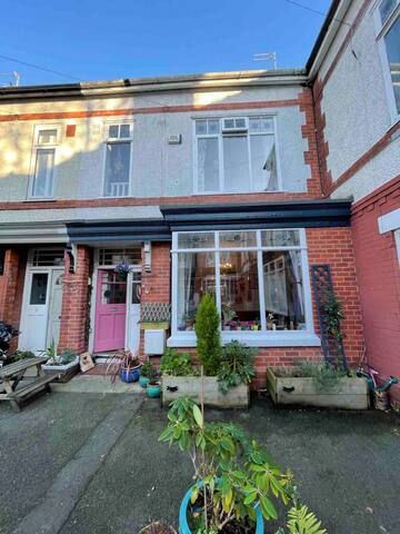Charming, cosy home in leafy Whalley Range gallery image 4