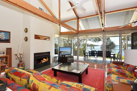Edgewater Escape Lakehouse at Morisset Memories