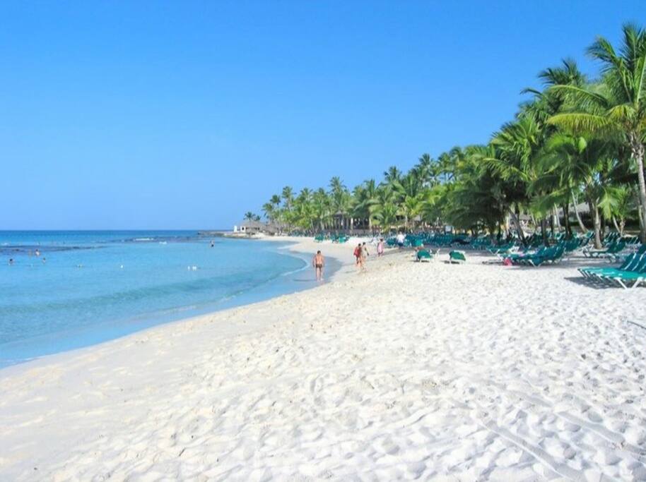 Playa Bibijagua a 2 minutos caminando / Bibijagua Beach 2 minutes walking.
