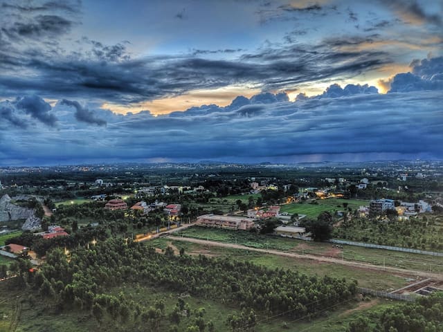 Sunset Villa @11th floor. private room for 4.