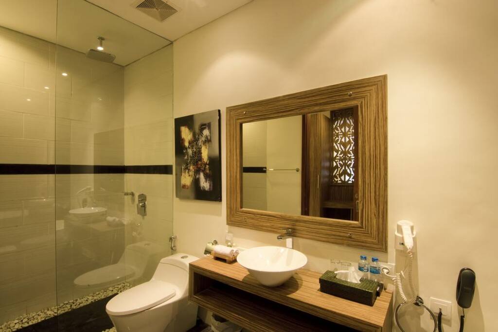 Separate Shower - Vanity Kit - Toilet