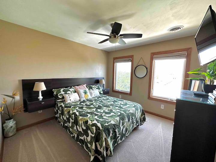 Ocean view right from bed!