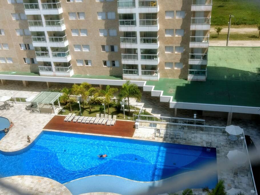 Piscina do condominio