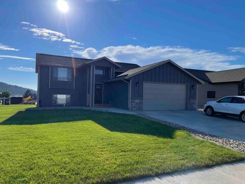 4 bedroom 3 bath cozy home, quiet neighborhood.