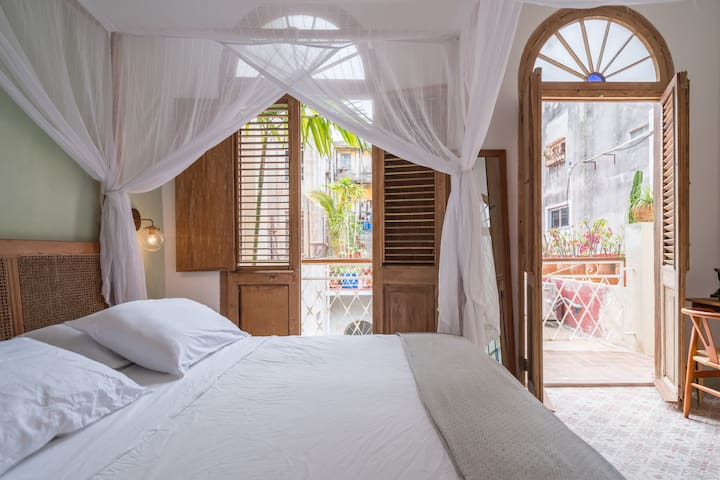 Gardens Upstairs (2nd floor of hotel) with WiFi