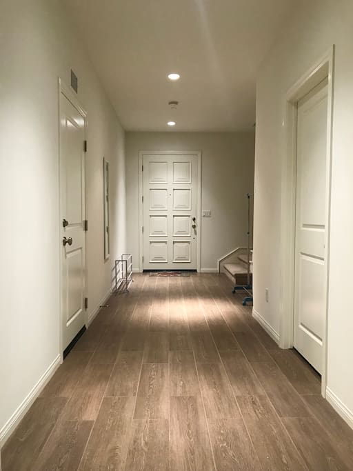 1F Hallway 一楼走廊