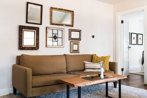 Charming Meridian Kessler Carriage House