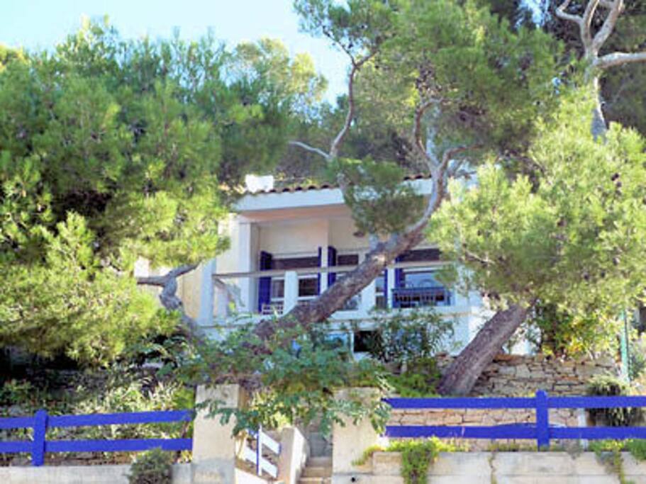 maison face à la mer - trois terrasses (dont une "toit terrasse" au dessus de la maison)