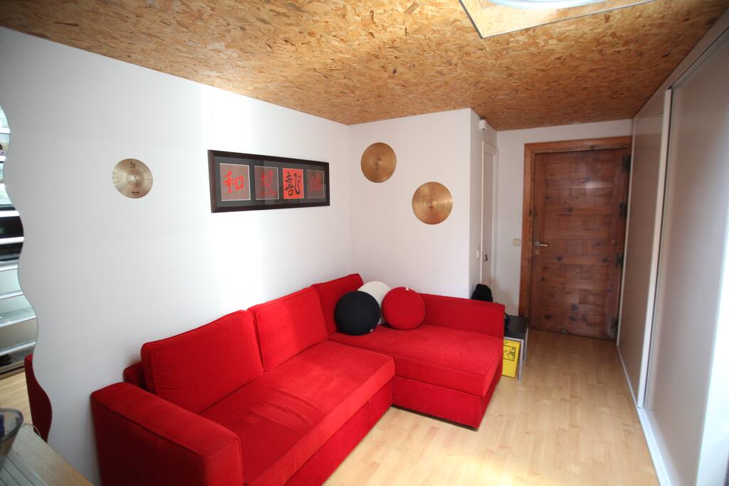 Relaxation area or sofa bed? It depends.. - Zona de relax o sofá cama? Depende..
