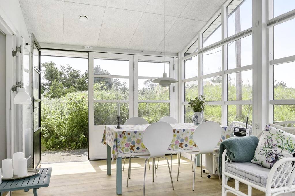 Wondersfull "conservatory" where the nature "comes into" the house
