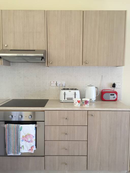 Toaster, kettle and DAB radio