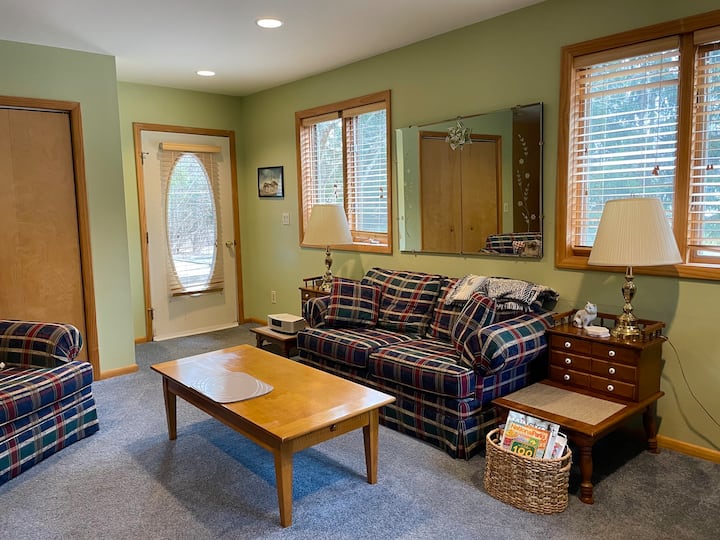 Cozy New Paltz  Apartment (No Cleaning Fee) - New Paltz, NY