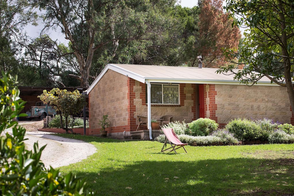 A peaceful, rural setting with ample space to wander & enjoy the scenery.