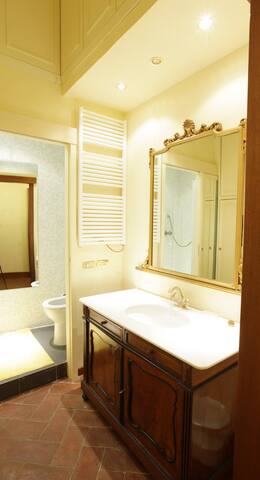 Navona Pantheon Exclusive Spacious Luxury gallery image 5