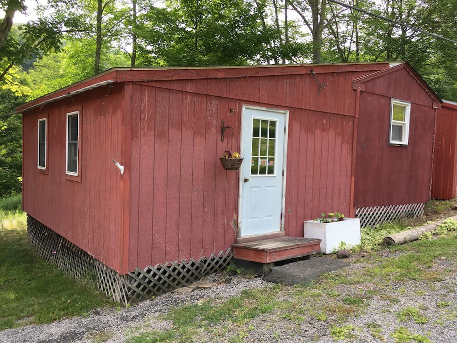 Outside view of our cozy cabin
