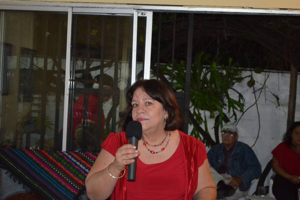 Anfitriona Denisse Morales