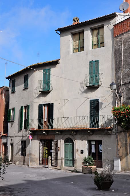Casa Valle, facciata, 2 appartamenti per gli ospiti al 2° piano