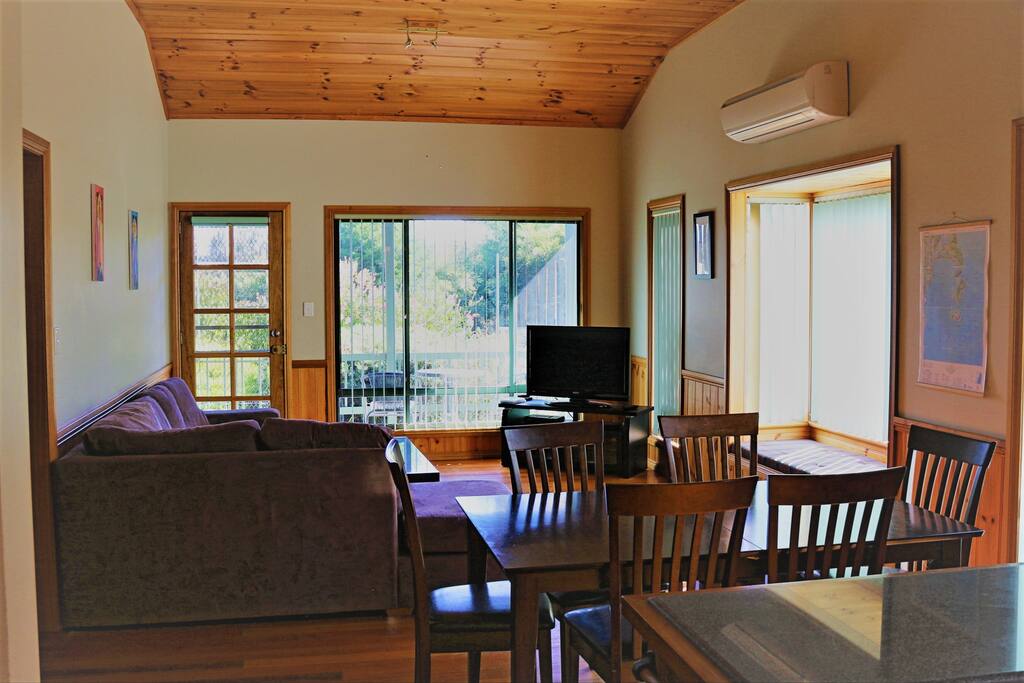 Dining / Lounge
