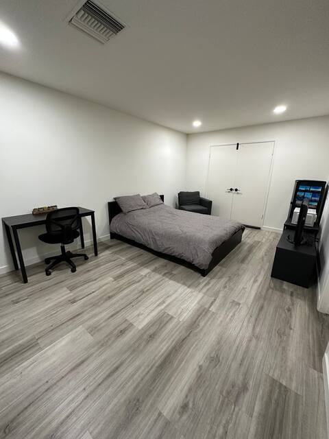 Private Entry Bedroom with private bathroom