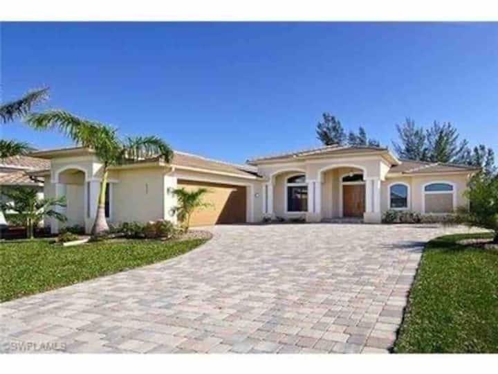 Fabelhaftes Zuhause Für Ihren Kurzurlaub - Cape Coral, FL