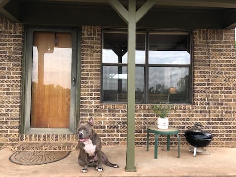 Nycz and Easy country cottage near Winstar