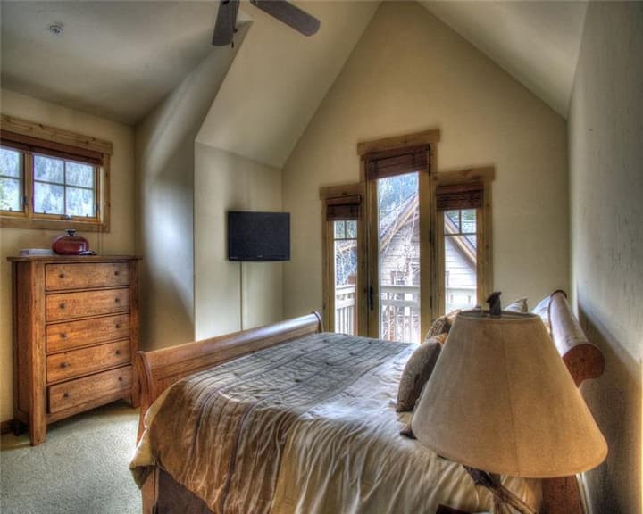 Მთავარი საძინებელი საძინებელი