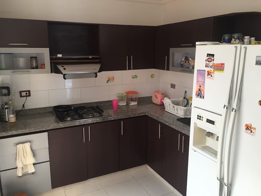 Cocina junto ala cocina cuarto de lavado