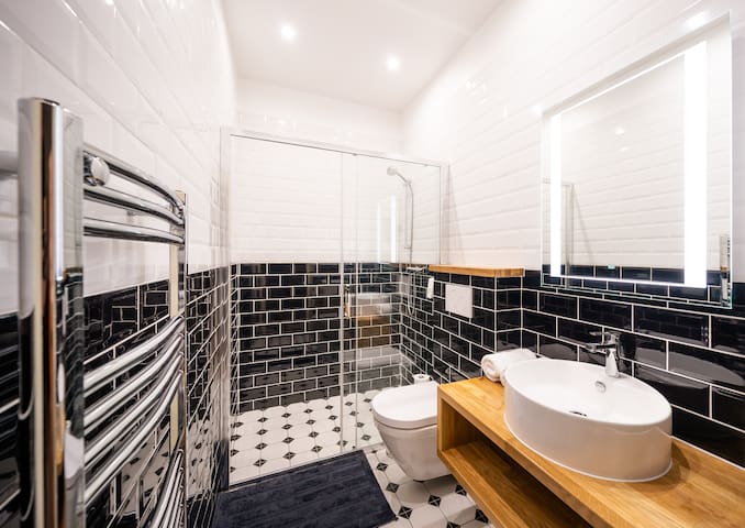 Kafka Apartment 4BR+2bath Old Town gallery image 5