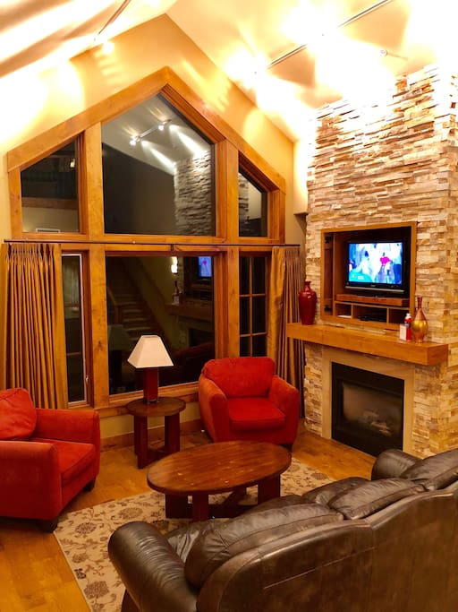 Living Room - Gas Fireplace