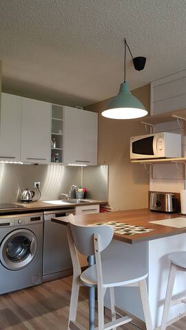 Très agréable Studio 2 personnes, balcon avec vue